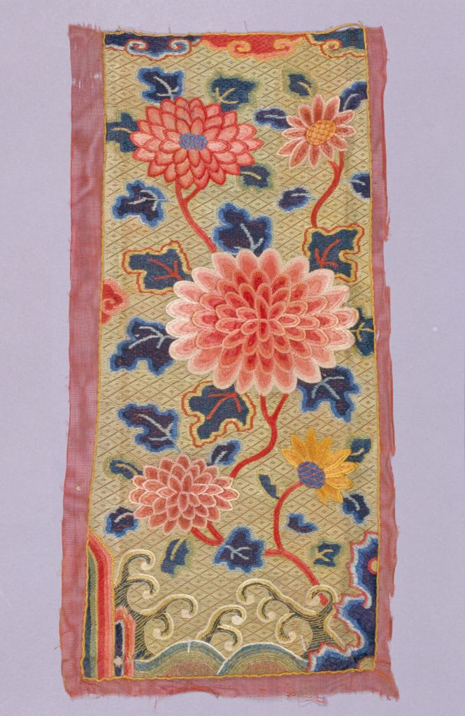 图片[1]-Written Sutra of Painting, Embroidering, Green Space, Colorful and Whole Chrysanthemum-China Archive